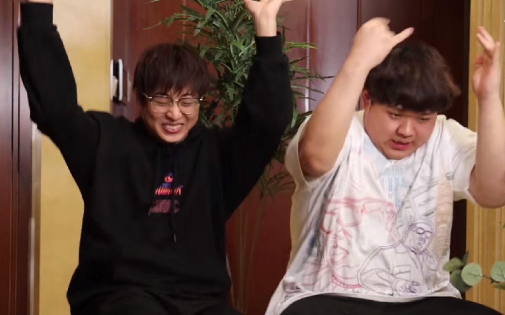 小潮院长和海皇这姿势不对吧