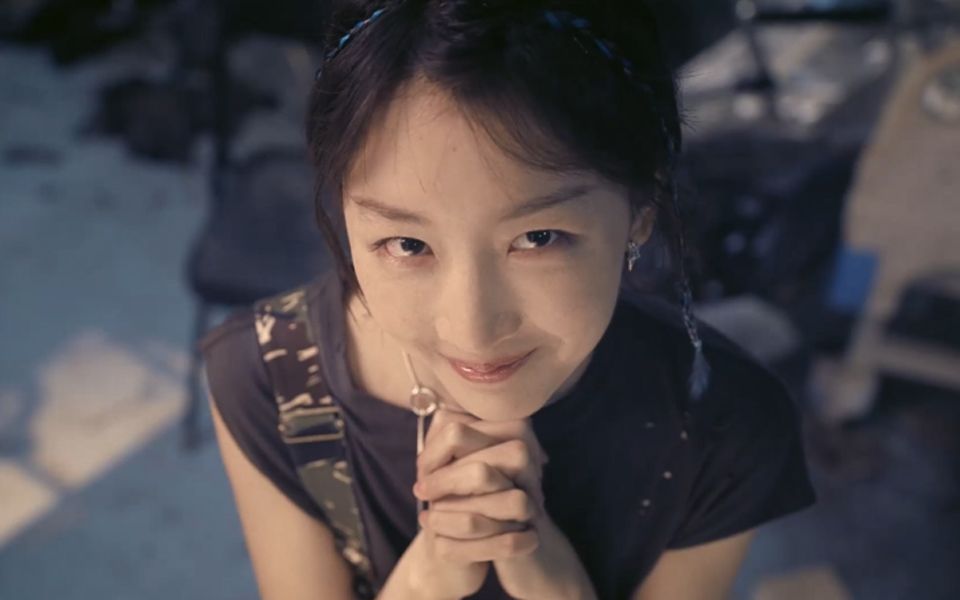 虫哥魔性解读周冬雨神秘微电影女生面对末日前的告白该如何抉择