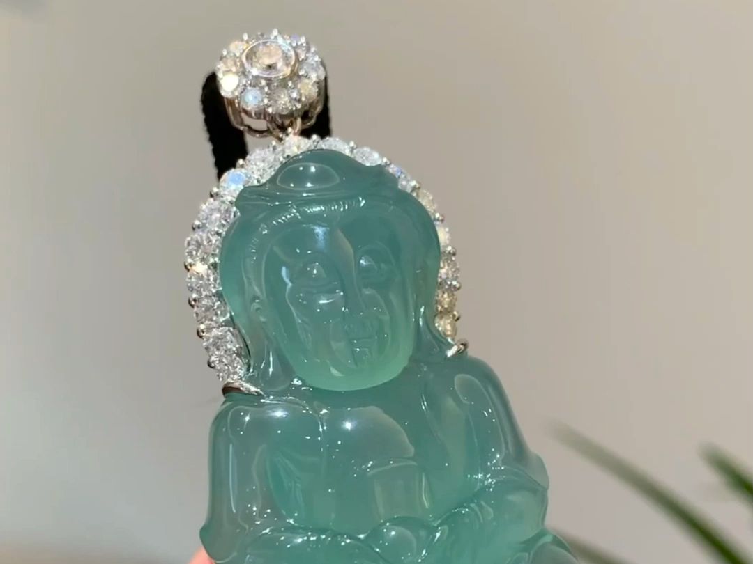 翡翠观音吊坠|浮世清欢,寓意有求必应