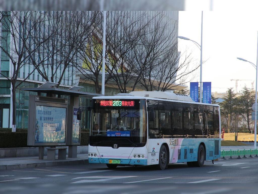 青岛西海岸温馨巴士203路中国中车teg6106ehevn08走行音