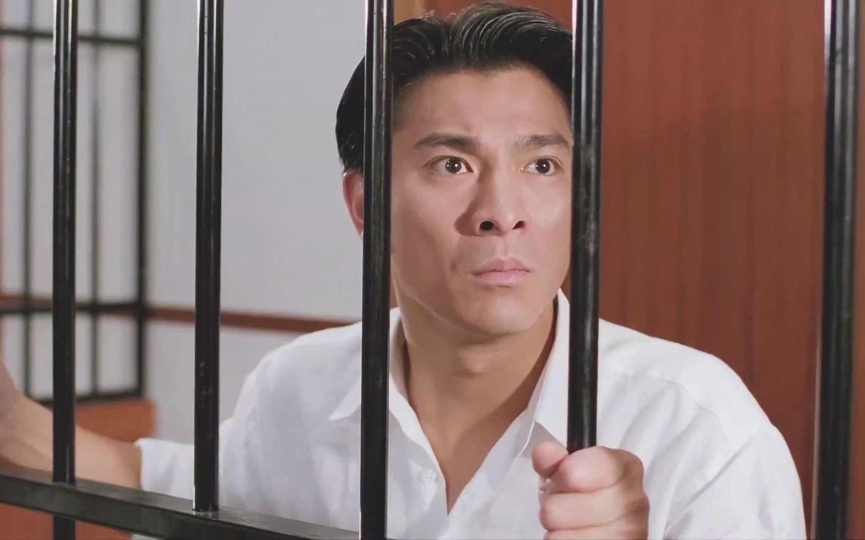 华仔被陷害入狱却混成了监狱老大哥这下有好戏看了