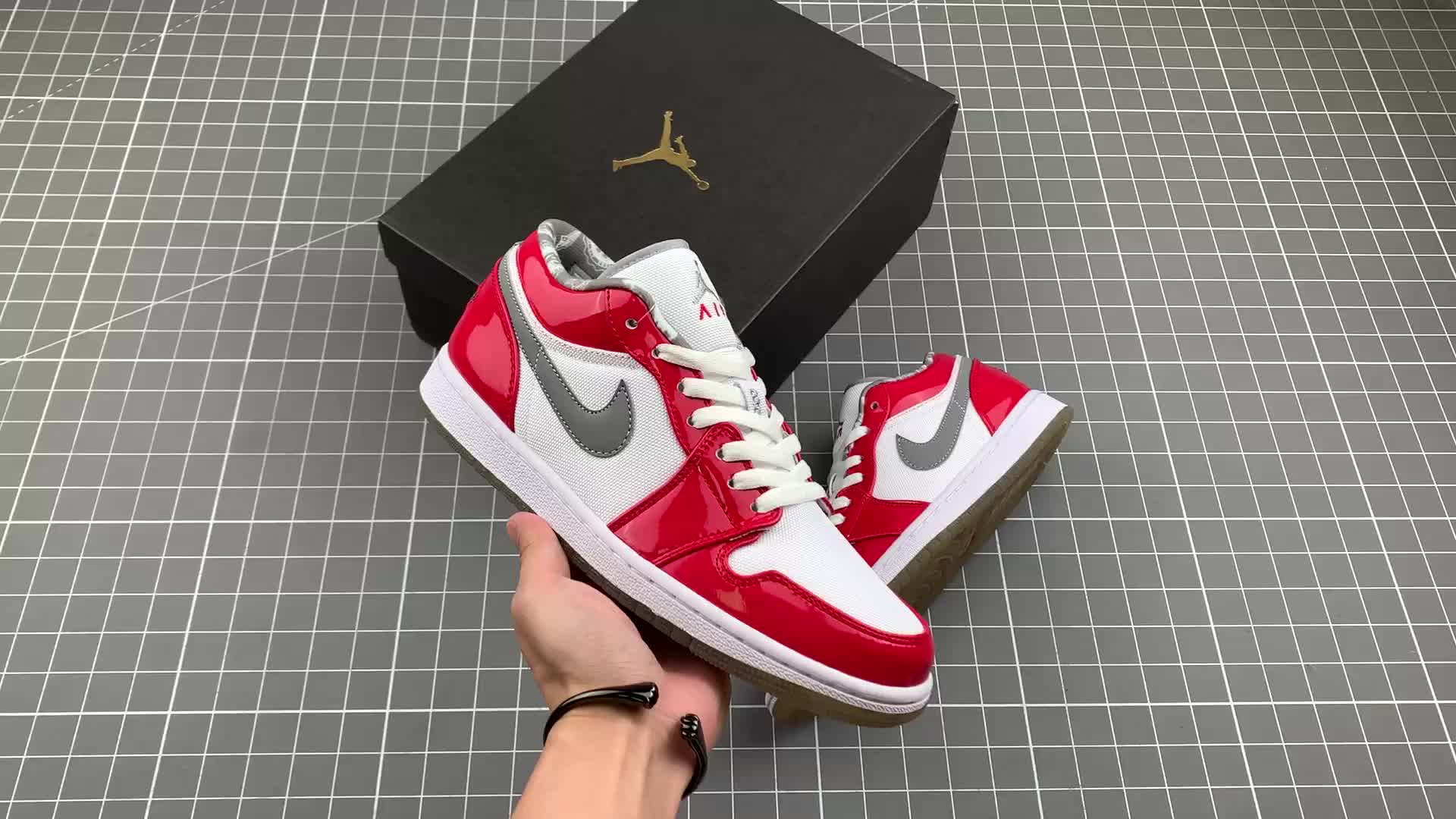 airjordan1low白红漆皮aj1乔1低帮休闲板鞋同官方配色2t8w
