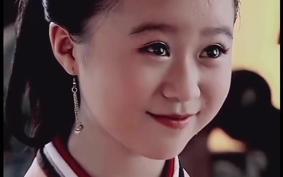 董慧 嫣儿真是掉落人间的小天使,一笑我心都化了.