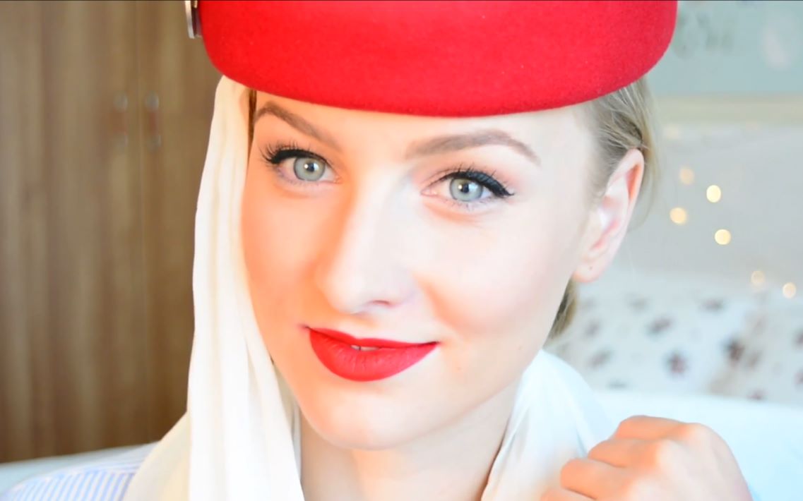 我工作中最爱的红色口红-阿联酋航空空姐