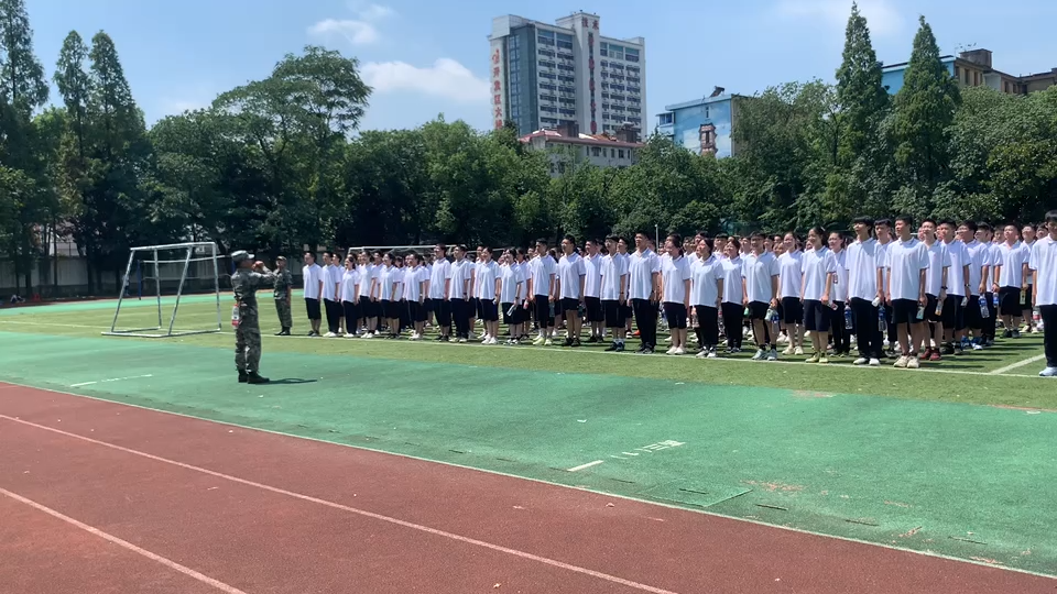 金华八中2021届新生军训教唱军歌_哔哩哔哩_bilibili