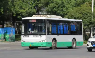 Télécharger la video: 【眉山同款】动力十足的小开沃代班车！武汉公交268路代运车NJL6859EVG（南京金龙TZ430电机，二踏气囊）运行实录