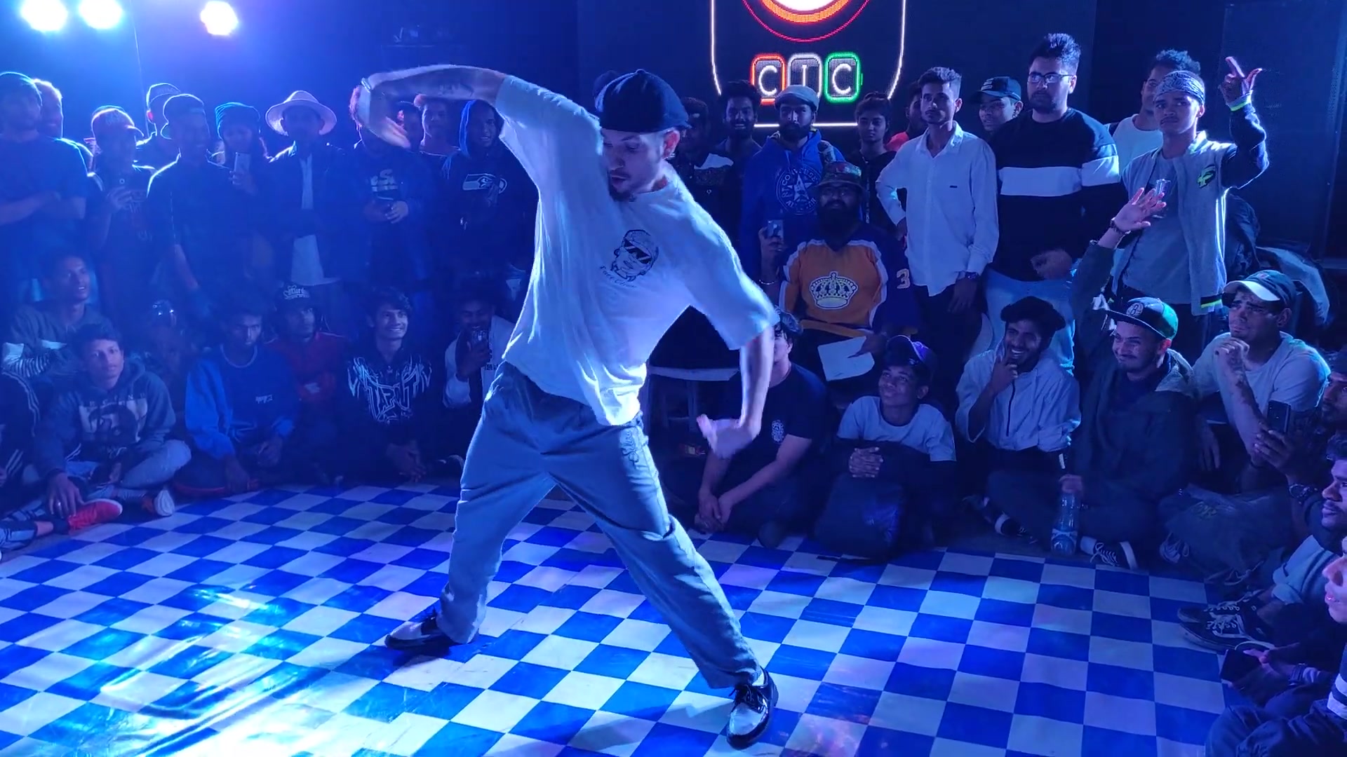 这才是名副其实的肌肉爆震吧poppincjudgeshowcaseincicvol5jabalpur