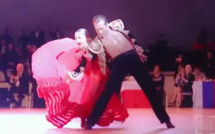 Télécharger la video: 西班牙风情 尤利娅女神封神斗牛舞  Riccardo Cocchi&Yulia Zagorouitchenko pasodoble