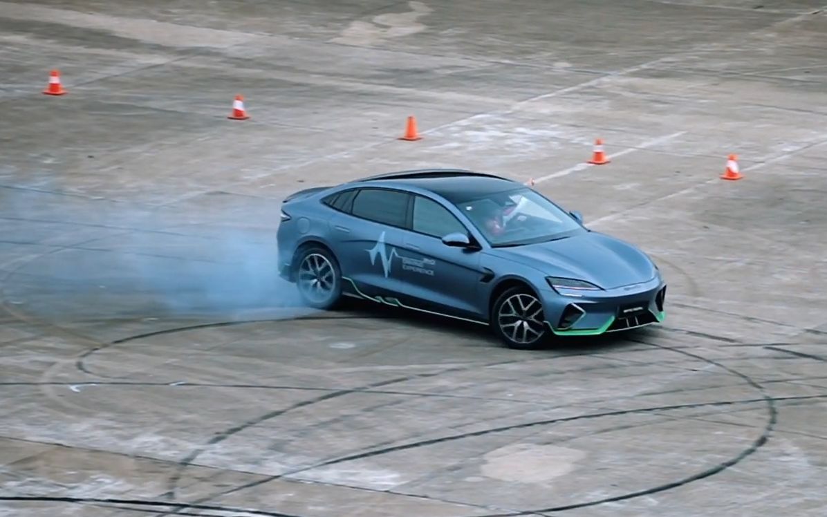 比亚迪海豹 | 赛道传奇