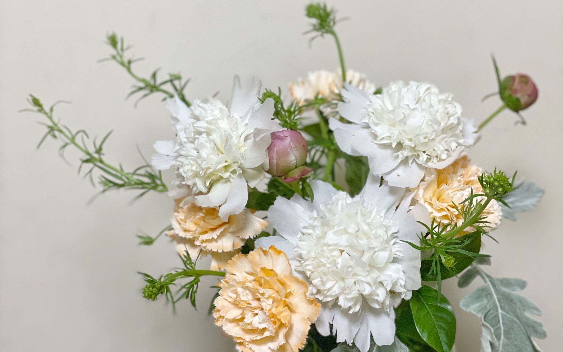 挑战异型花瓶插花,重瓣芍药依旧仙气飘飘啊