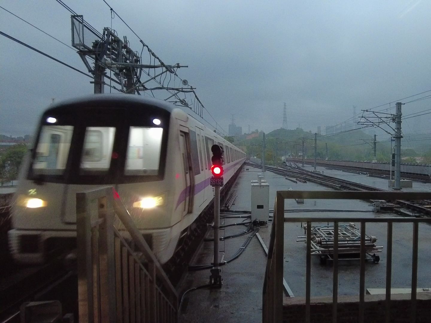 [深圳地铁]5号线 506车长岭陂站进站实录