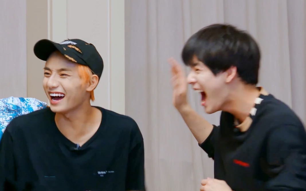 【深明大义】【穷开心】姚明明x李振宁 俩开心小憨憨来报道_哔哩哔哩