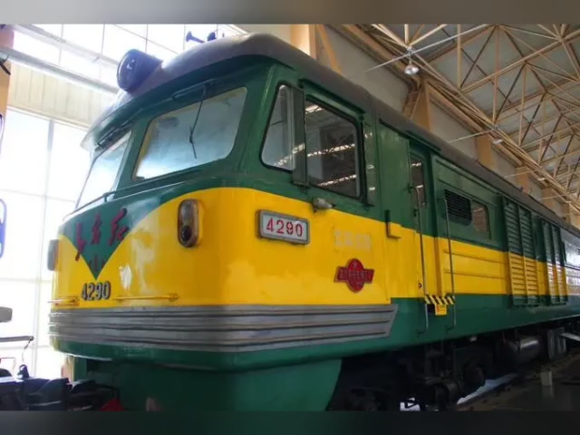 东方红1型内燃机车