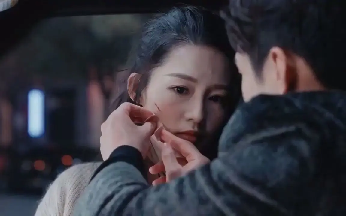 窦骁 李沁 海上繁花 甜蜜撒糖 杜晓苏当上老板 对雷宇峥呼来唤去 宇峥宠溺附和 哔哩哔哩 Bilibili