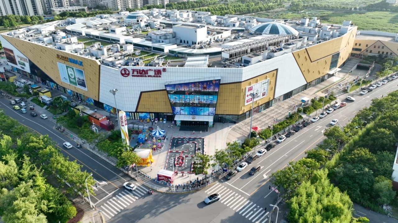 活动  上海解封第二周 浦江万达广场,确实人少了不少