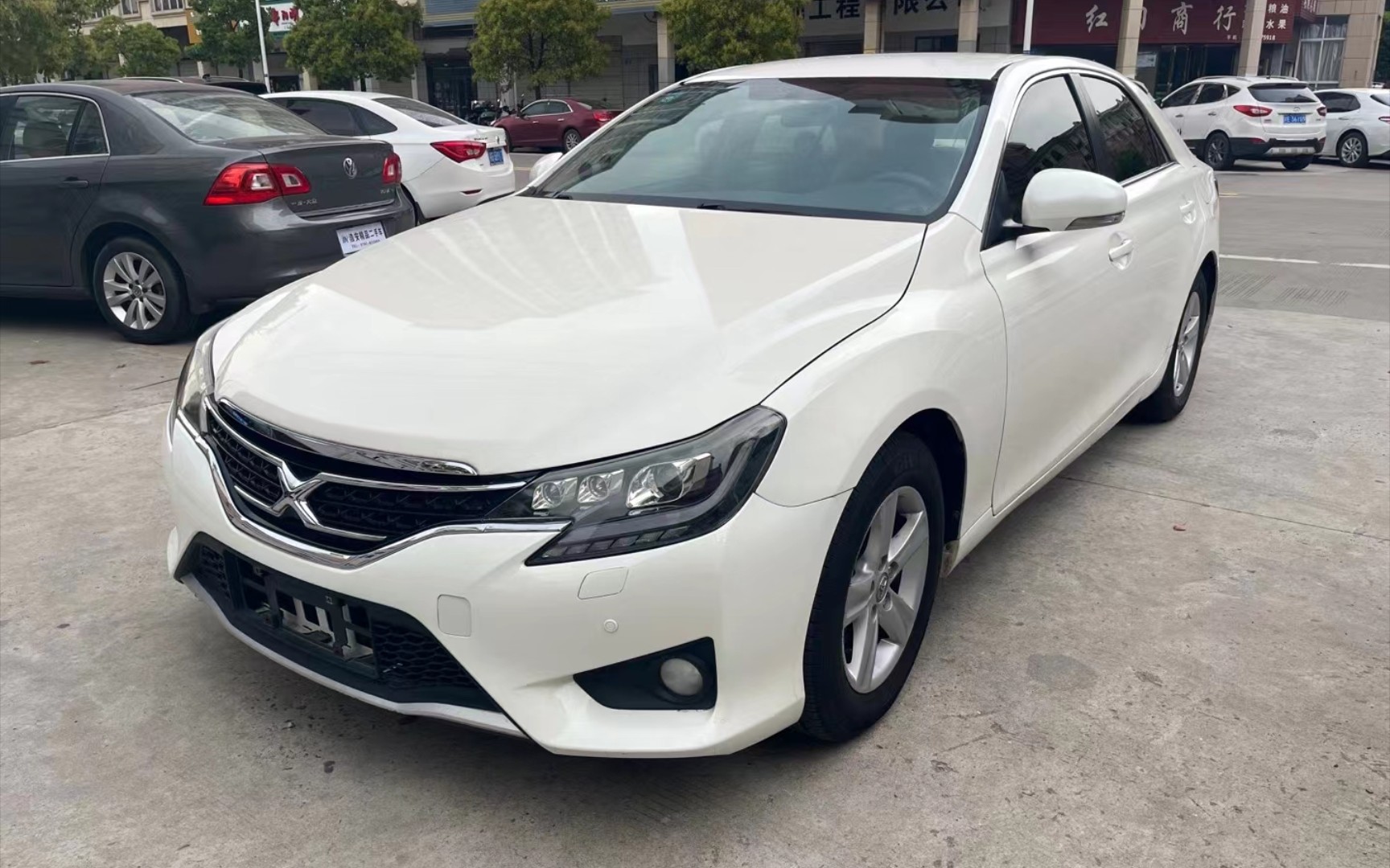 12年丰田锐志,2.5v6大后驱!一代经典神车保值神车!发变巅峰底盘紧凑.