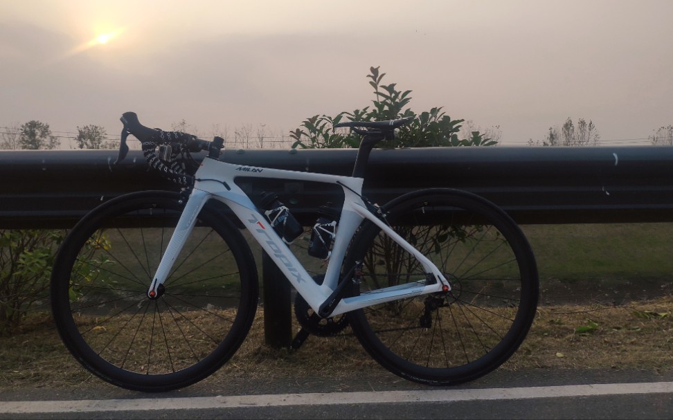 入门公路车烈风米兰介绍