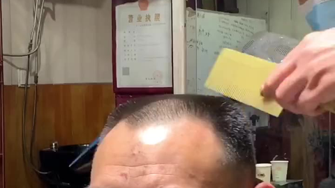 美发人吃肉喝汤的季节有一款好用的工具非常重要再一个就是这个季节店里都不会缺客人尽量不要接待生客和潮色 哔哩哔哩 美发人吃肉喝汤的季节有一款好用的工具非常重要再一个就是这个季节店里都不会缺客人尽量不要接待生客和潮色 哔哩哔哩