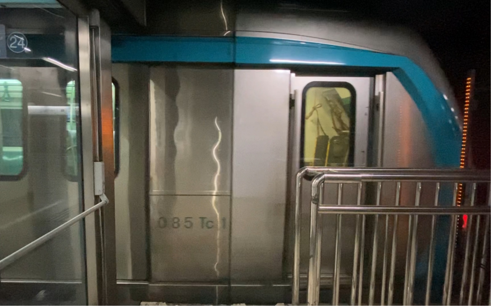 北京地铁4号线085号车天宫院方向进人民大学站