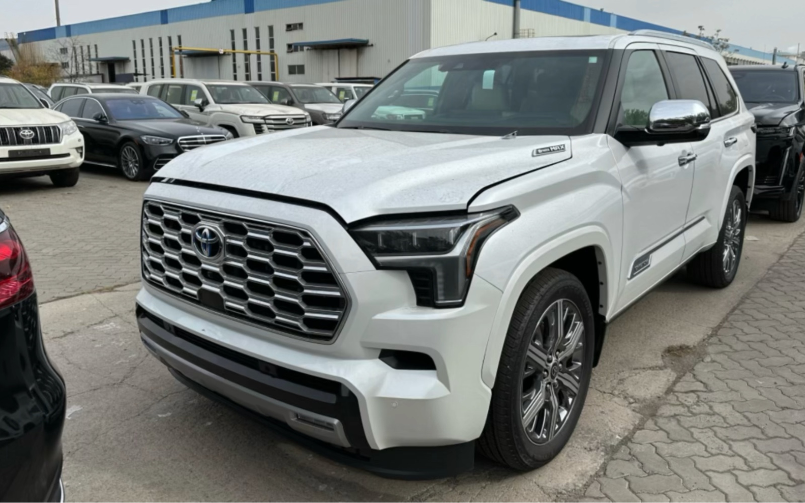 丰田最大全尺寸suv丰田红杉顶点版配置行情详细解析