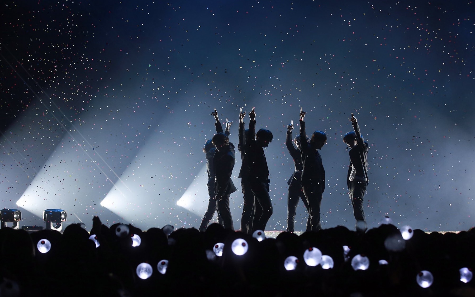 bts防弹少年团伦敦温布利现场和我一起去看防弹少年团的演唱会吧