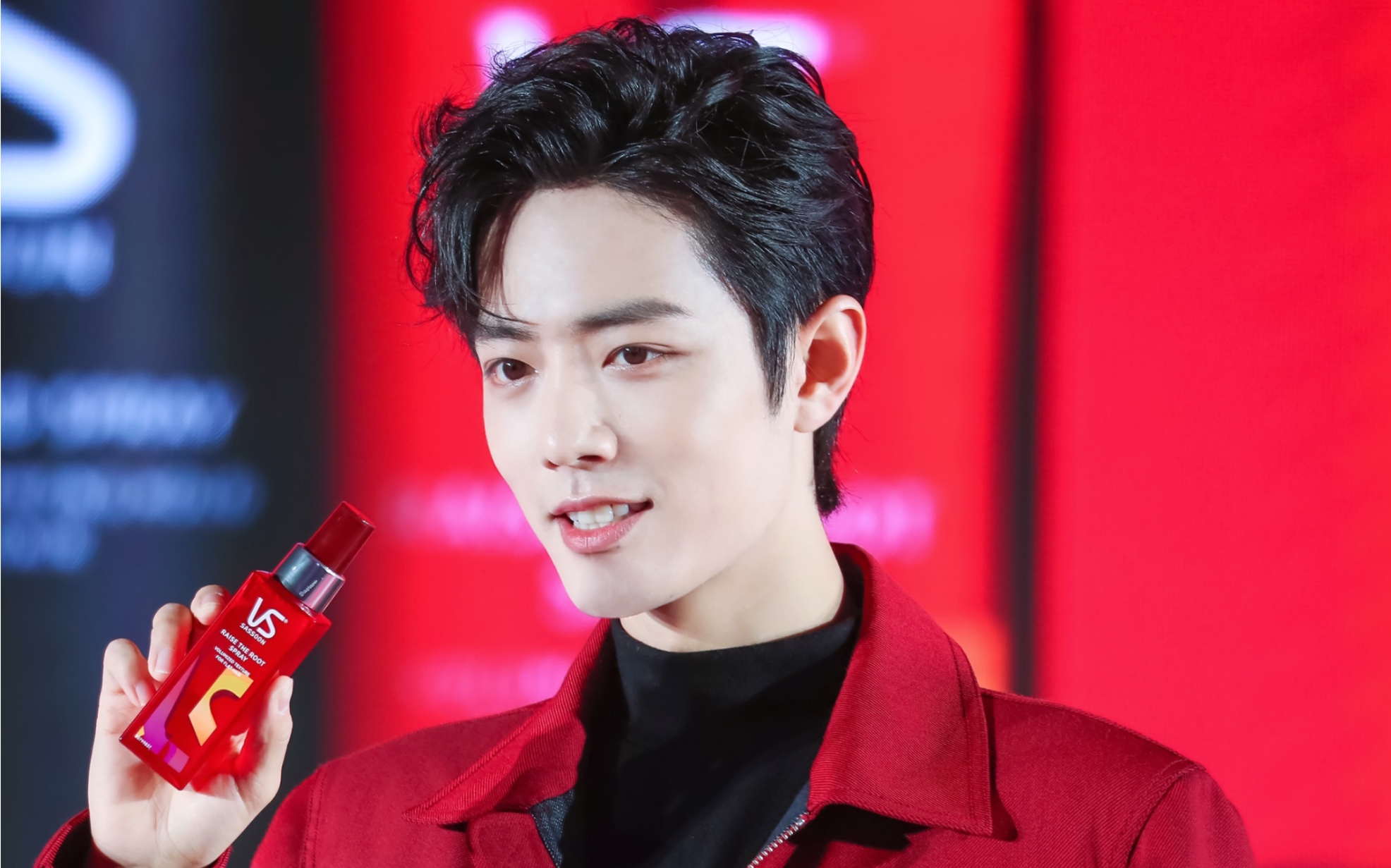 【worldlyideal_肖战】191219沙宣发布会_哔哩哔哩 (゜-゜)つロ 干杯