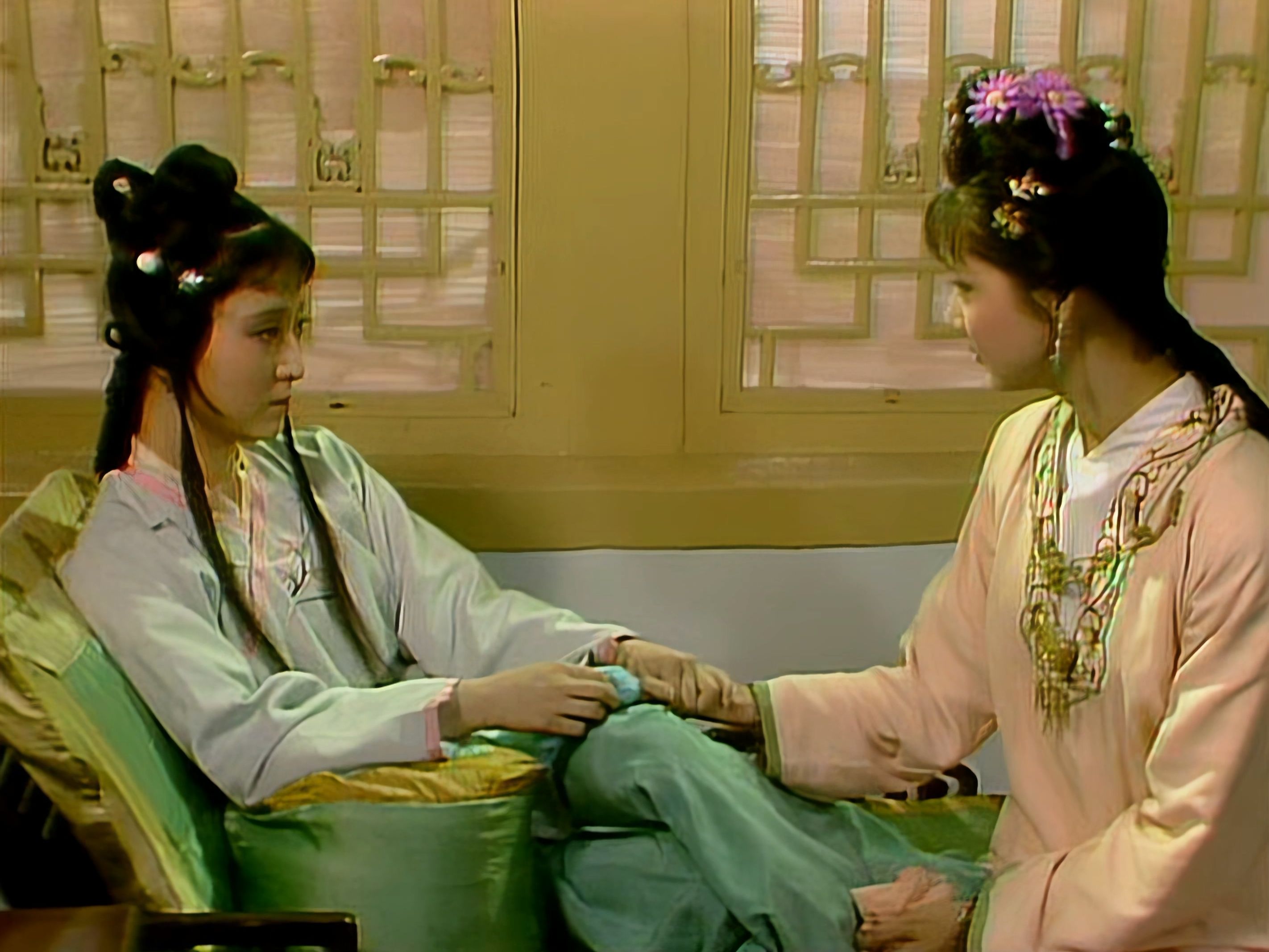 宝钗冷面冷心,黛玉为何与她义结金兰?我们都低估宝钗了