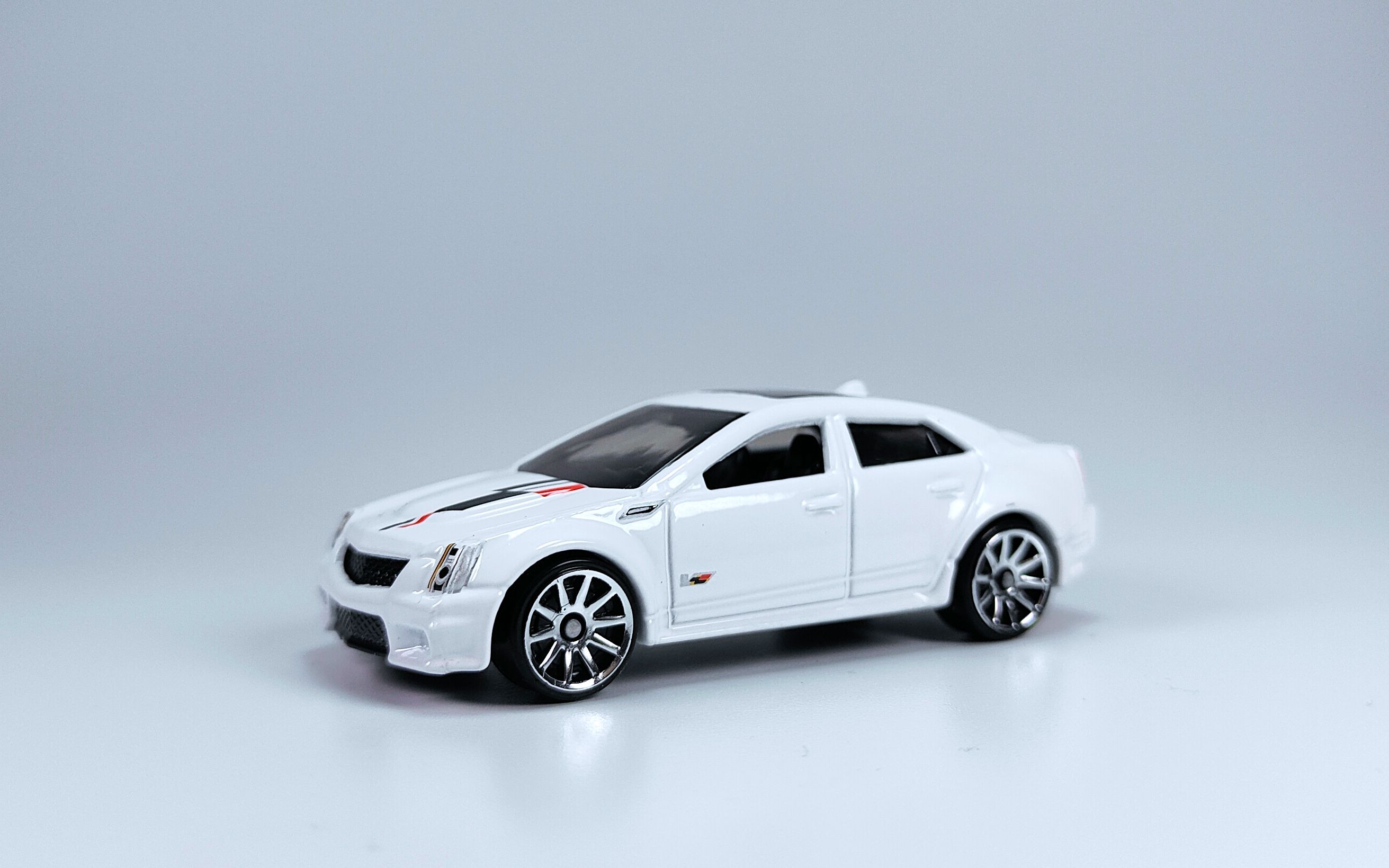 一分钟玩具开盒-风火轮摩登系列普卡凯迪拉克cadillac cts-v开盒把玩
