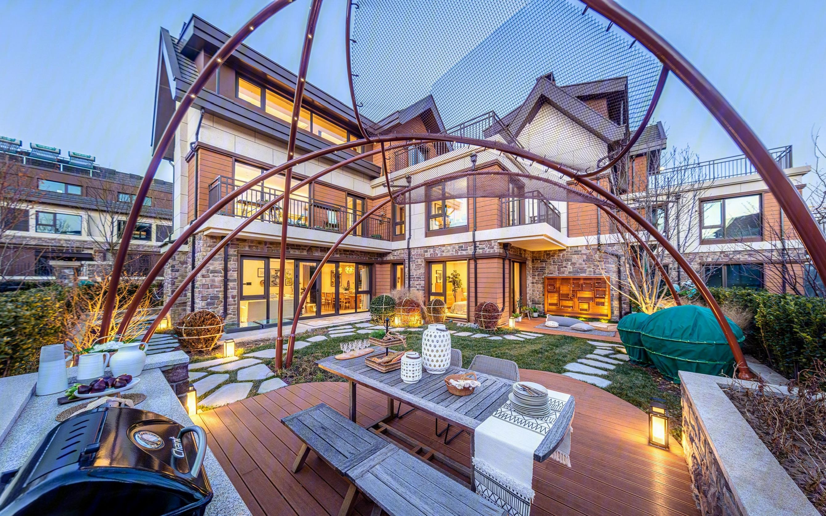 北京400㎡精装合院别墅730w值不值挑空大客厅80平花园露台