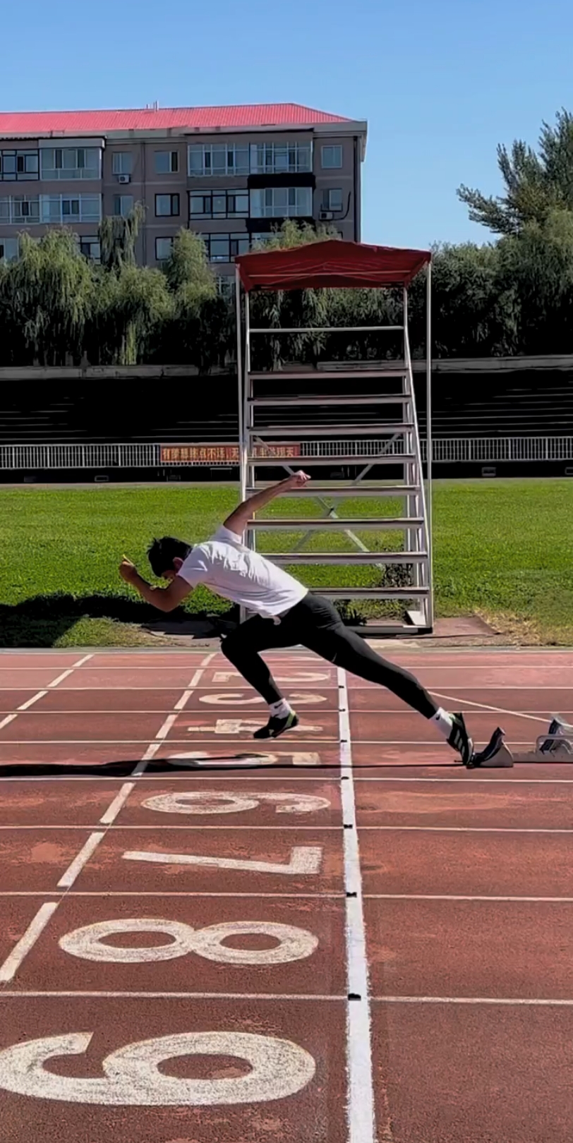 田径短跑专项练习如何让你的腿抬得高,步幅更大!