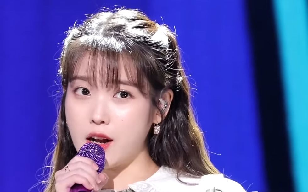 [图]IU【星期五见面】柳熙烈的写生簿迷你演唱会高清直拍