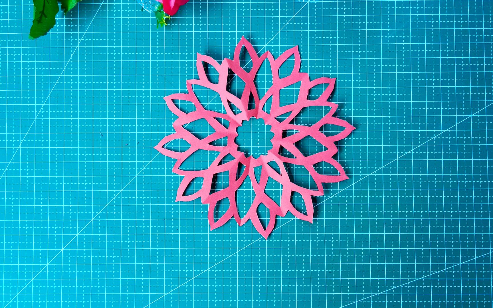 阿慧创意手工剪纸教程用一张纸太阳窗花剪纸步骤简单易学