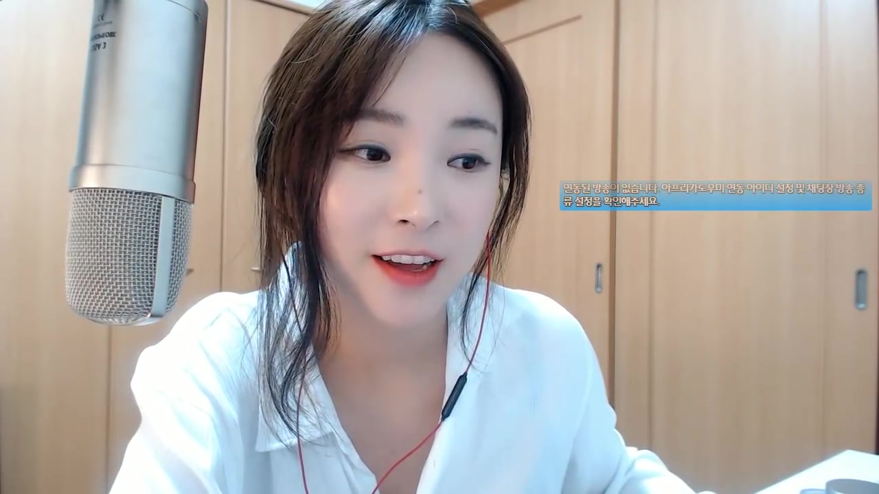 韩国女主播aejinlee的视频聊天系列:头发在空中不是指空气刘海,看这身