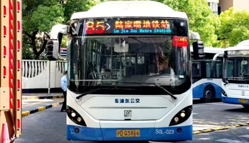 (浦东杨高)上海85路公交车终点站长岛路东陆路离站(长岛路东陆路往