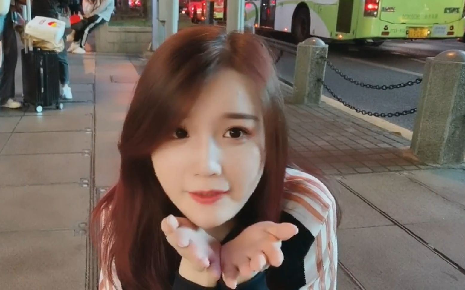 狸仔仔《有点甜》_哔哩哔哩 (゜-゜)つロ 干杯~-bilibili