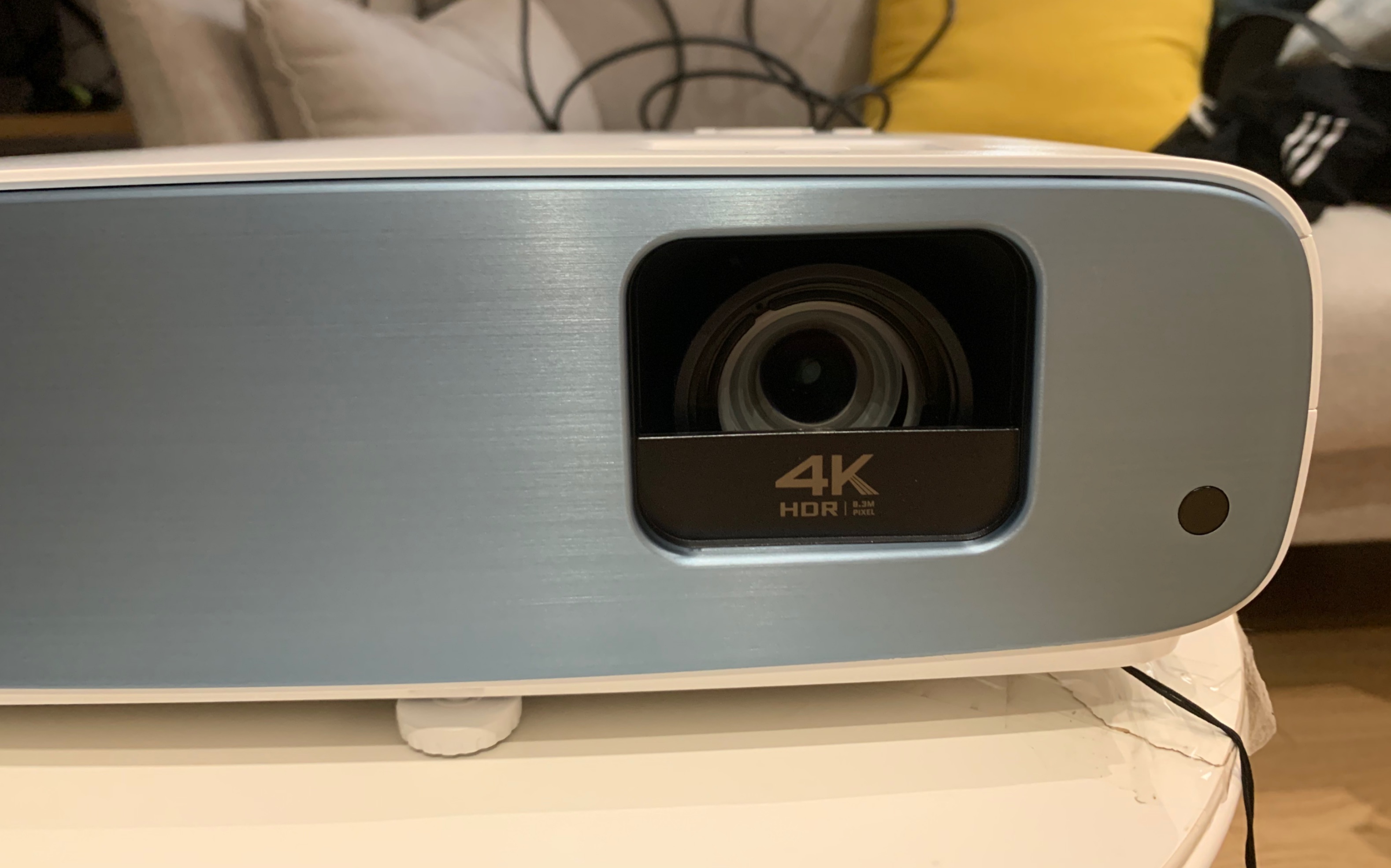 明基tk850播放电影画面手机拍摄