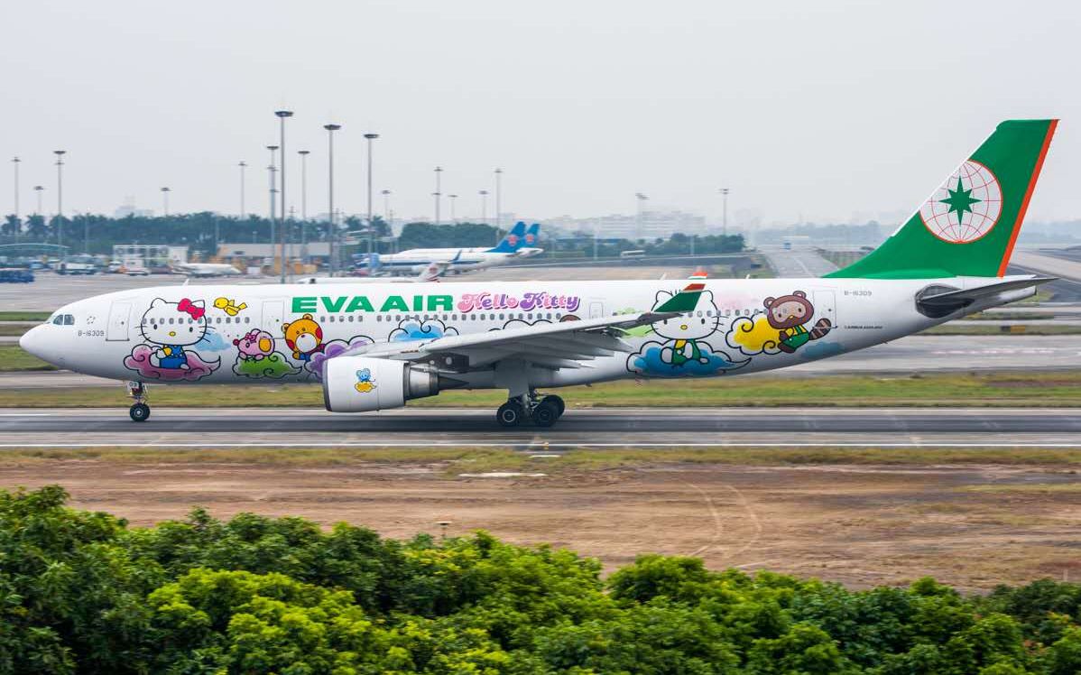 广州白云国际机场长荣航空a330200hellokitty云彩号彩绘机