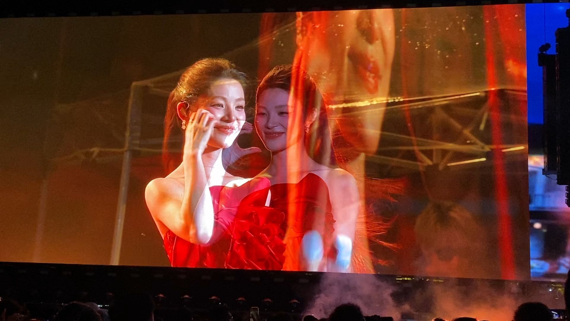 启东蝶湖音乐节姚晓棠演出（手持拍摄自用）