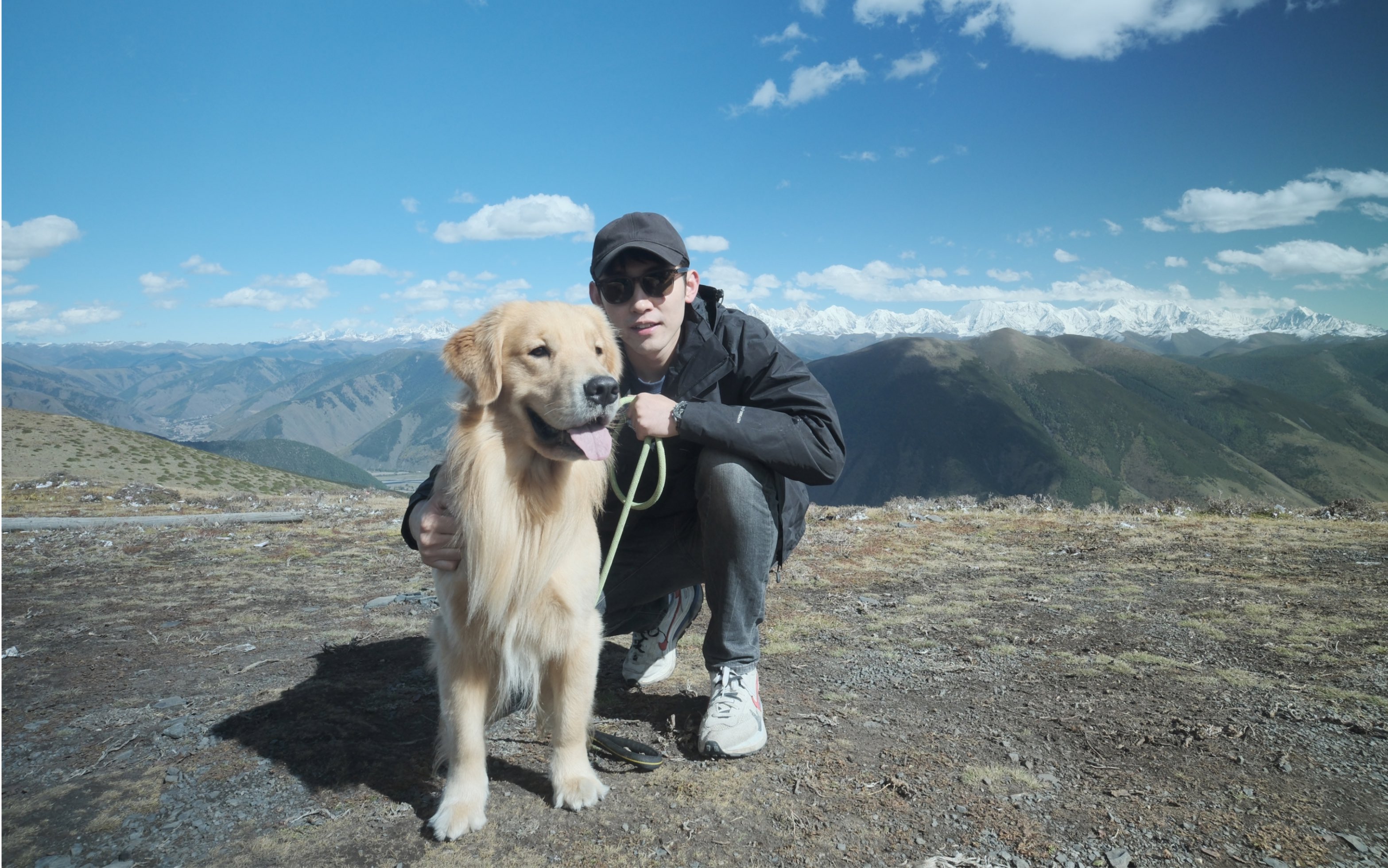 一人一狗房车自驾旅行|带着小金毛看到了日照金山