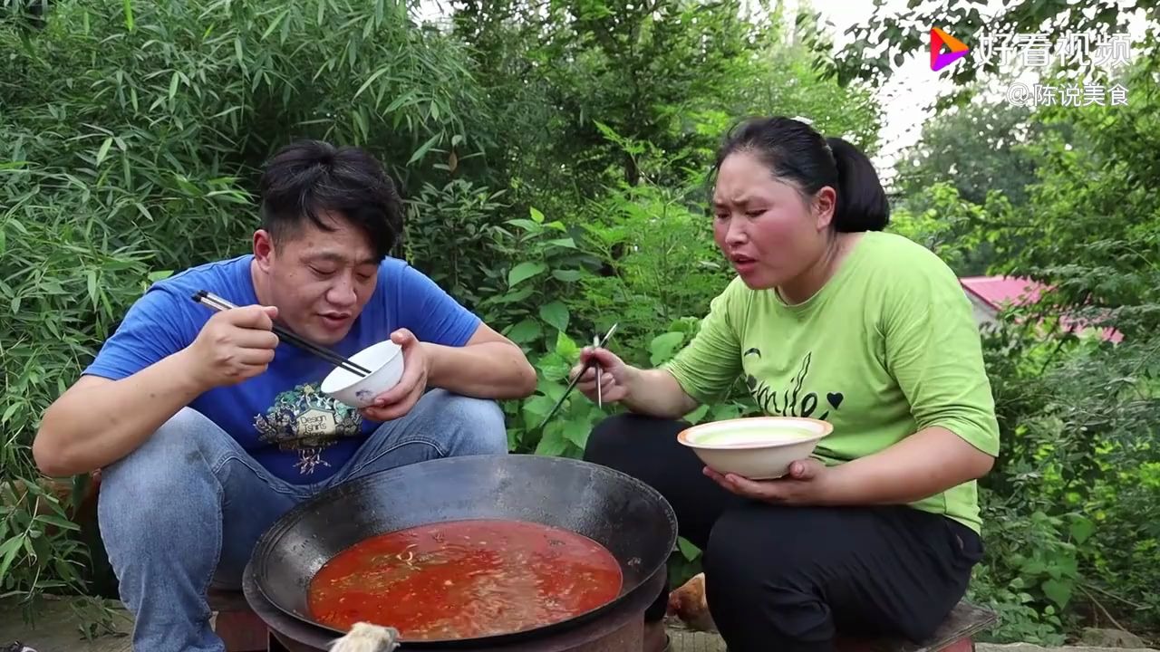 胖妹涮火鍋,4斤羊雜外加5個配菜,香辣夠味,好吃到停不下來_嗶哩嗶哩