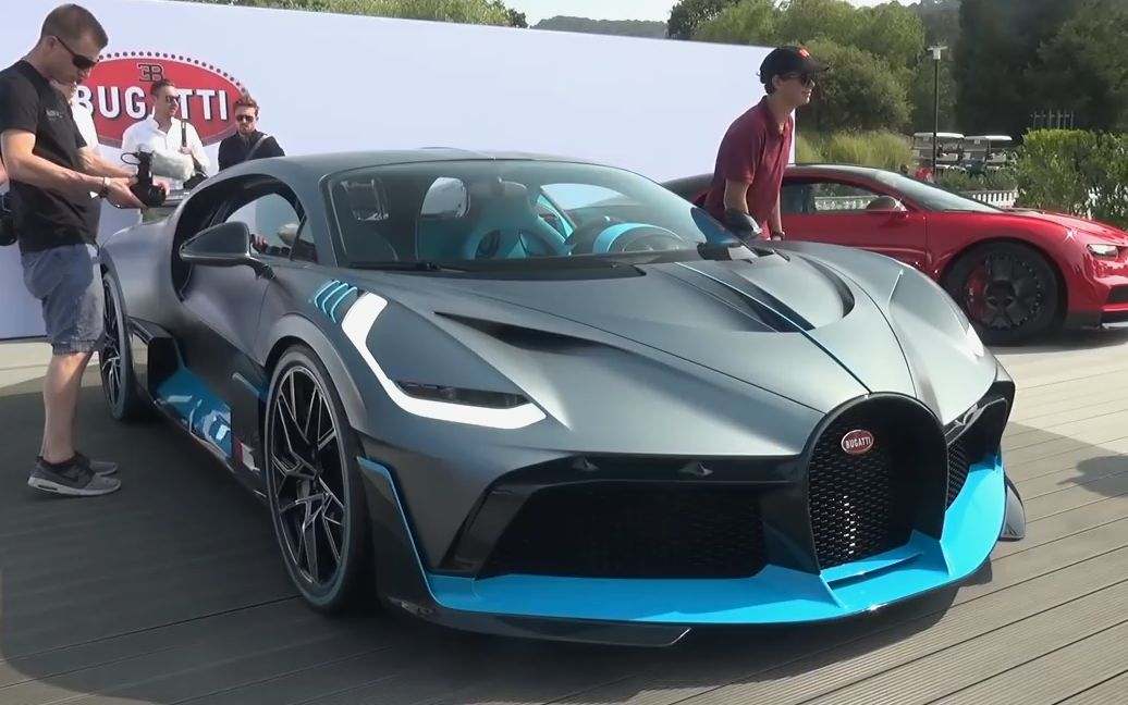 请注意布加迪限量龙王亮相街头580万美元bugattidivofirstdriving