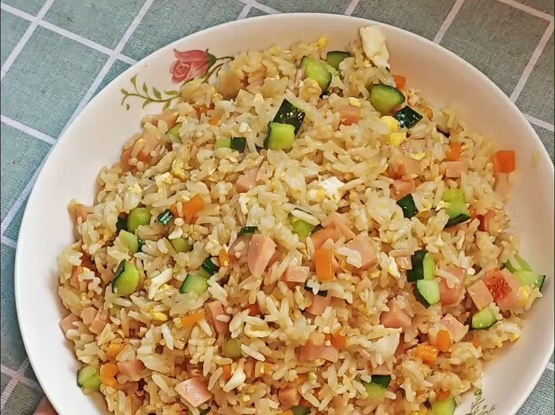 《一人食,不知道吃什么好》第4餐:午餐肉炒饭