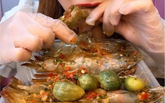 每日吸虾生呛开背大虾配上腊八蒜