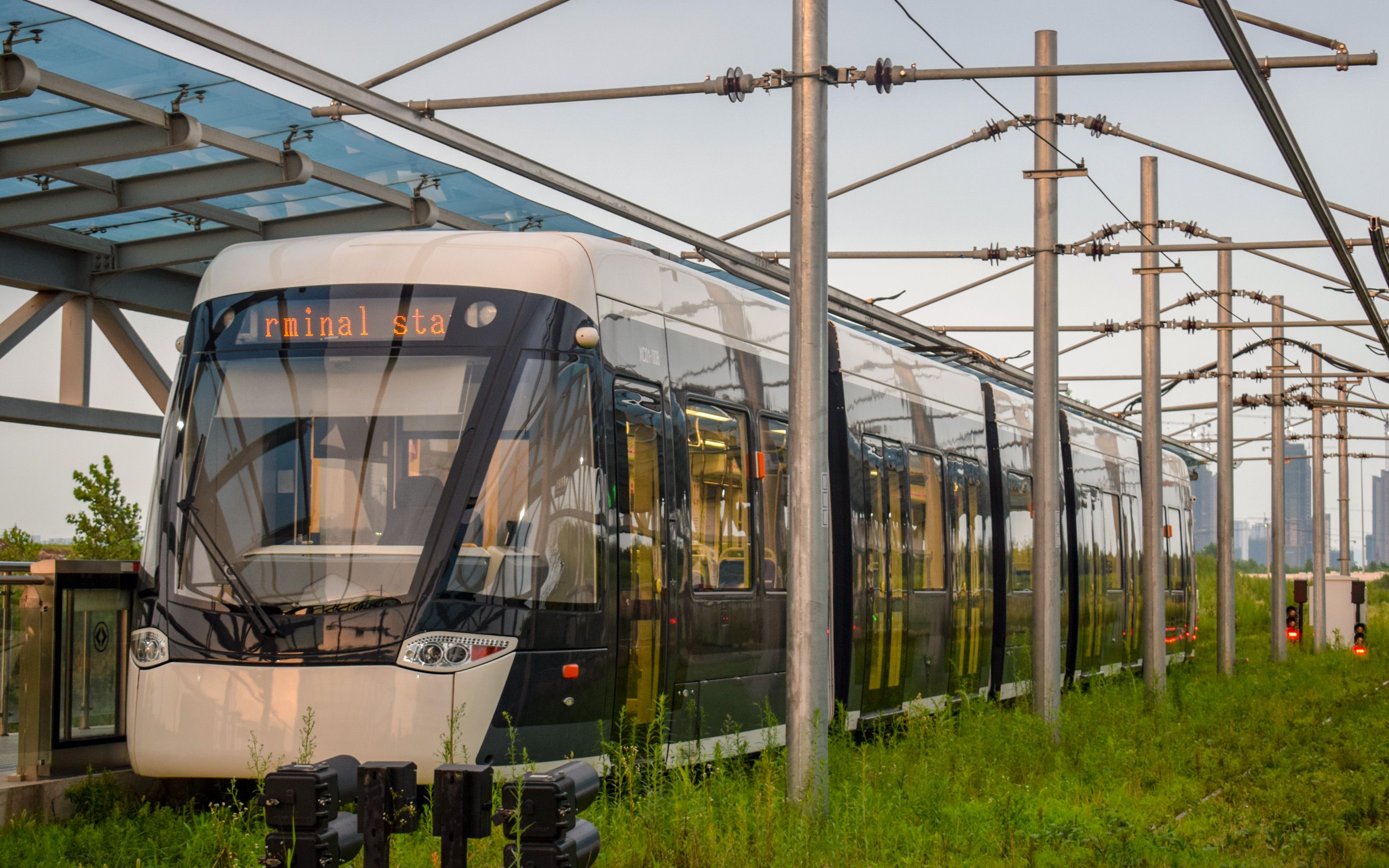 【南京公交】河西有轨电车 奥体中心东门 → 秦新路 后方第一视角展望