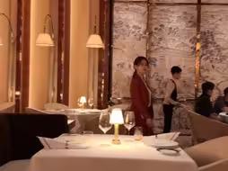 澳门美女公关，走路带风