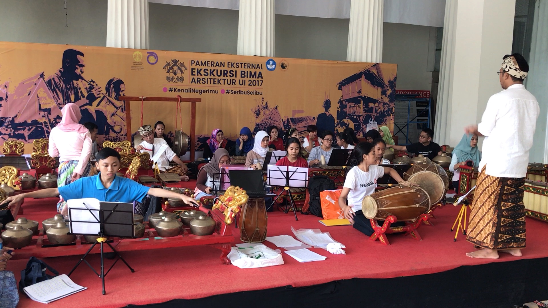 印尼旅游-雅加达博物馆-加美兰乐器表演_哔哩哔哩 (゜-゜)つロ 干杯