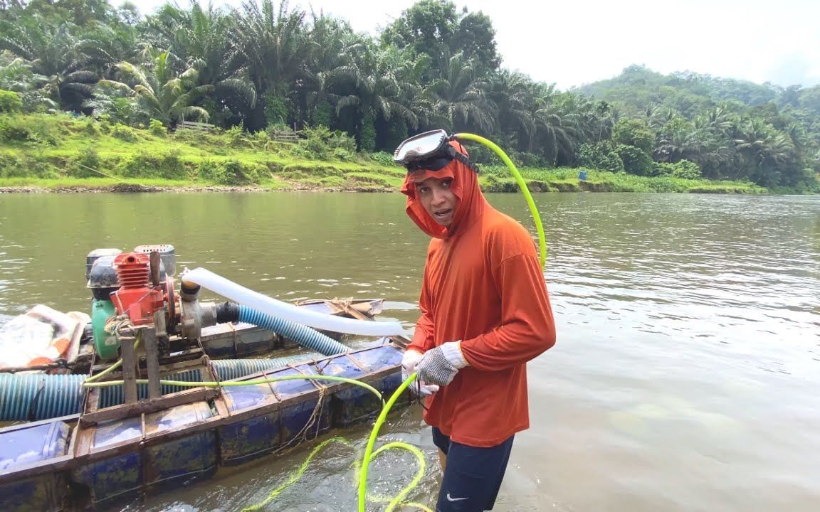 印尼兄弟自制淘金神器!