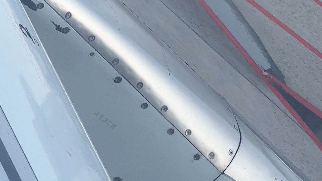 为什么机翼蒙皮是自攻螺丝?有吃席的风险吗?