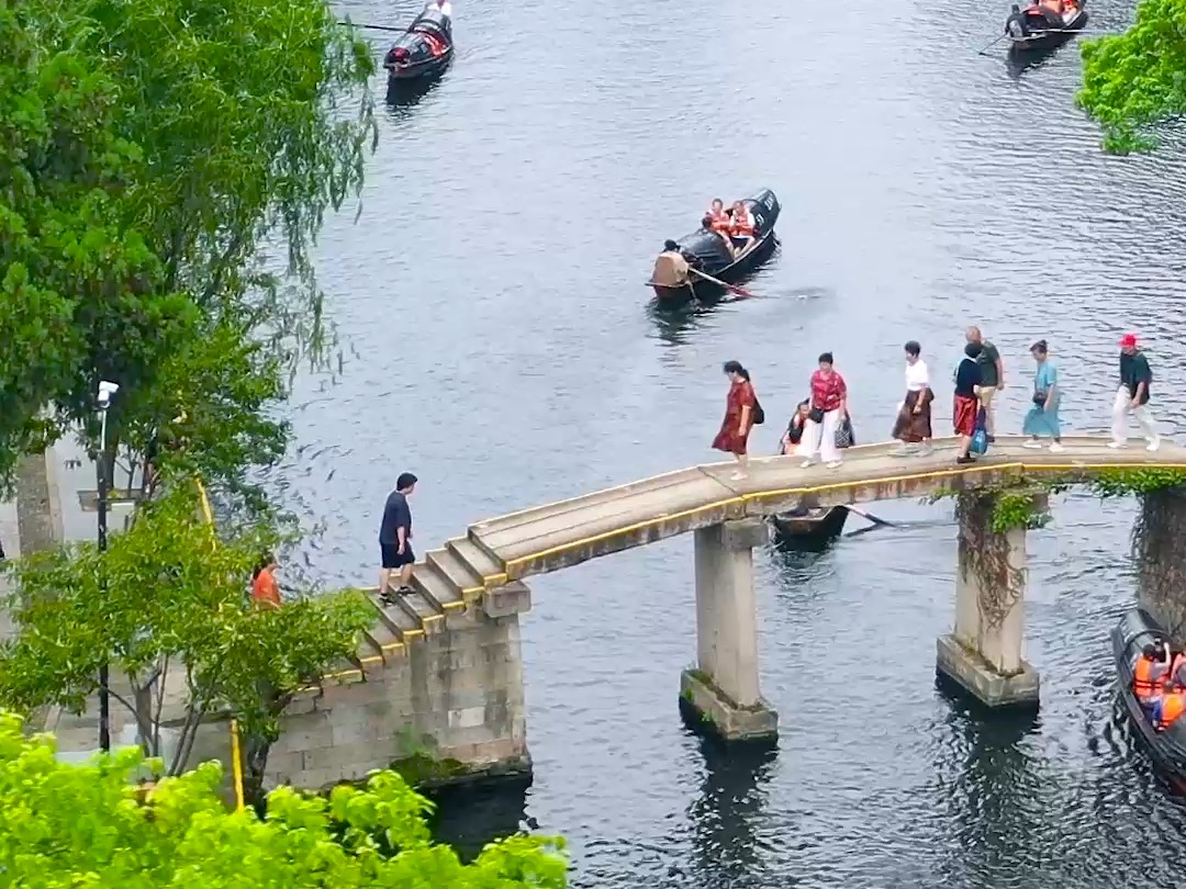 许银炜:江南水乡绍兴东湖,是《西游记》女儿国的取景地之一,与杭州