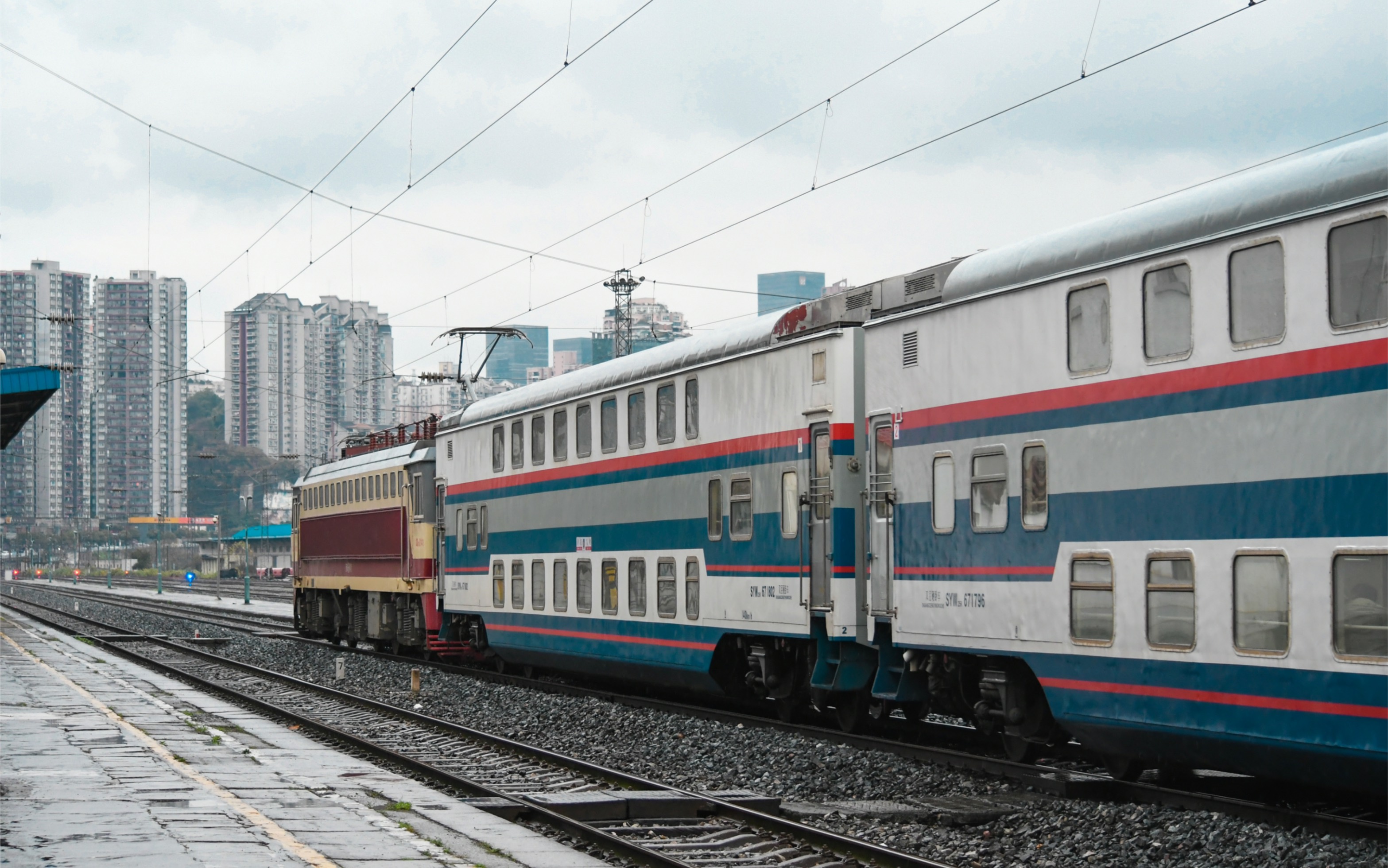 k1003重庆南站两道通过原声版(原色双层25k)